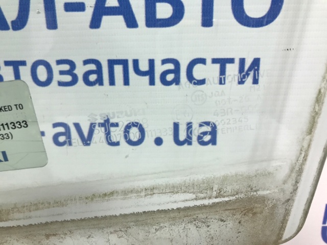8450265J00 Стекло двери передней левой купить Львов