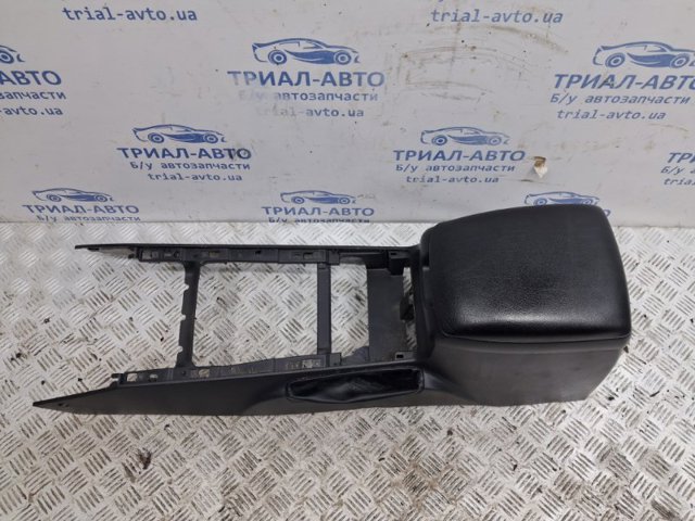 HYUNDAI 846113E001CY Консоль панели управления центральная в наличии Черновцы