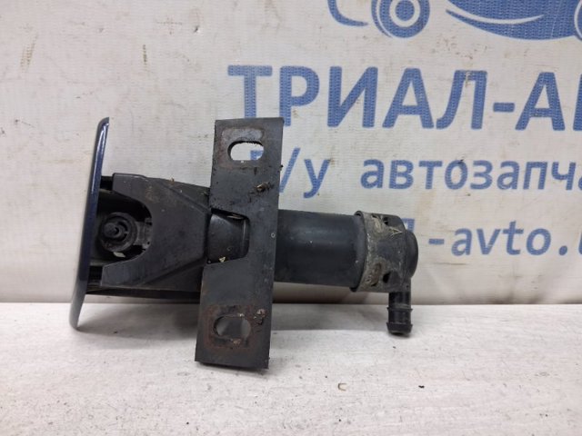 Держатель форсунки омывателя фары 8520760010 TOYOTA