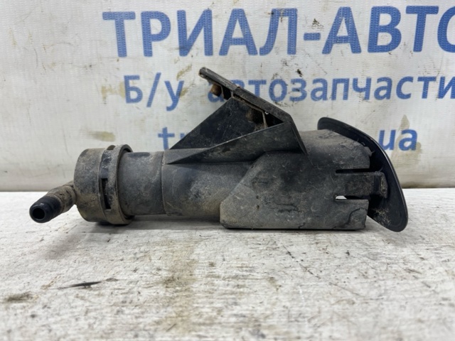 Форсунка омывателя передней левой фары 8520805010 TOYOTA