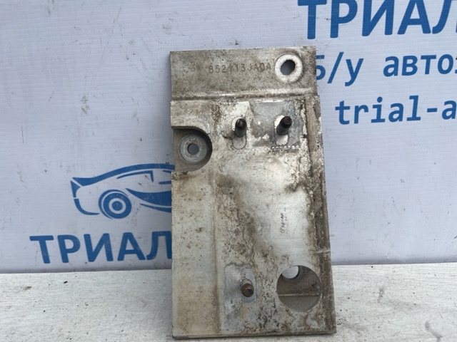Кронштейн усилителя заднего бампера 852113JA0A NISSAN
