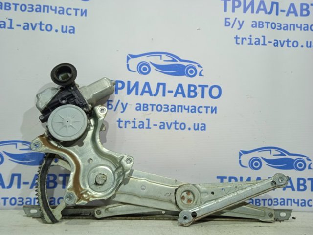 Мотор стеклоподъемника двери передней, правой 8571035180 TOYOTA