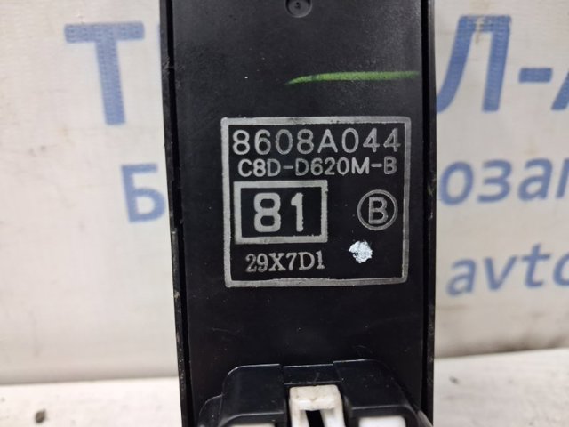 MITSUBISHI 8608A044 Кнопочный блок управления стеклоподъемником передний левый в наличии Каменское