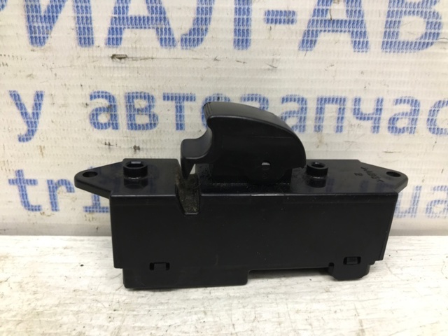Кнопки заднего правого стекло подъемника 8608A066 MITSUBISHI
