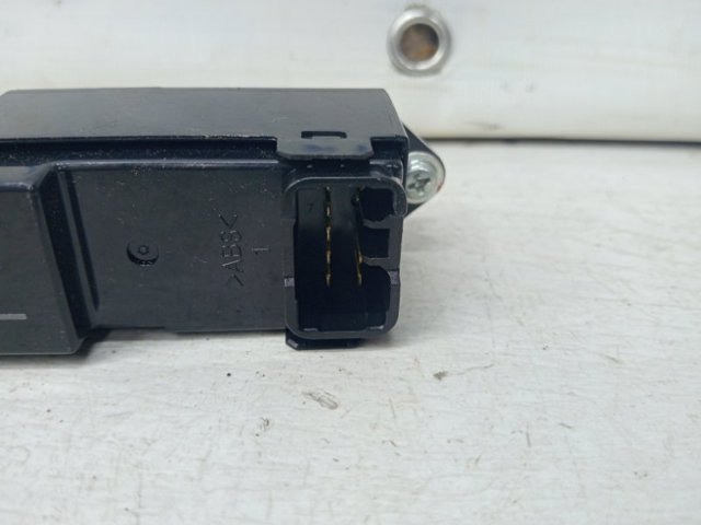 8608A067 MITSUBISHI Кнопочный блок управления стеклоподъемником задний левый купить в Житомир
