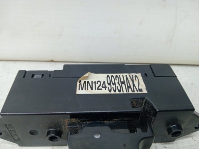 MITSUBISHI 8608A099 Кнопочный блок управления стеклоподъемником передний правый в наличии Львов
