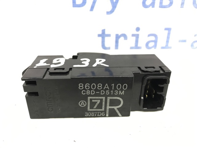 8608A100 MITSUBISHI Кнопочный блок управления стеклоподъемником задний правый купить в Киев