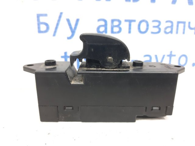 Кнопка включения мотора стеклоподъемника задняя правая 8608A143 MITSUBISHI