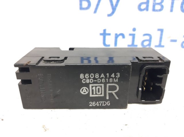 8608A143 MITSUBISHI Кнопка включения мотора стеклоподъемника задняя правая купить в Украина