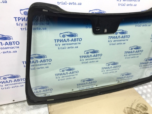 861103U030 Стекло лобовое  купить Киев