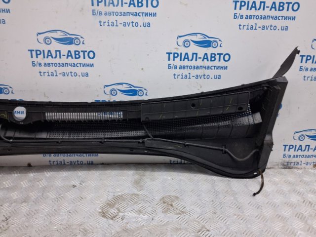 HYUNDAI 86150C6000 Водосток лобового стекла, жабо в наличии Николаев
