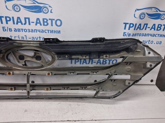 863502W010 Решетка радиатора купить Харьков