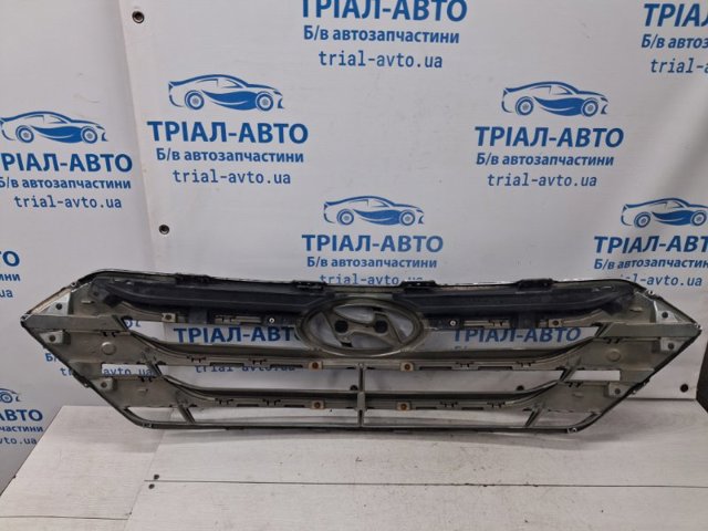 863502W010 Решетка радиатора купить Ирпень