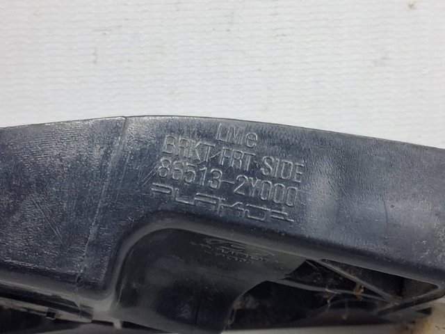 Крепление бампера 865132Y000 HYUNDAI