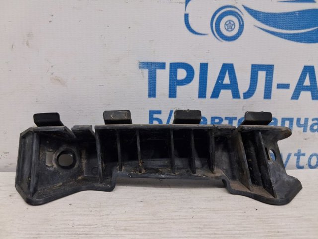 865141H000 Кронштейн бампера переднего внешний правый купить Полтава