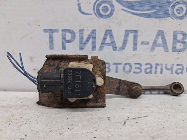 Датчик уровня положения кузова, задний 8651A065 MITSUBISHI
