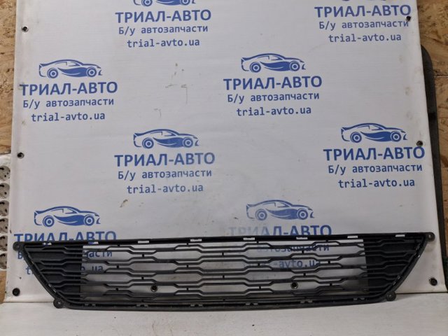 Решетка бампера переднего центральная 865221H500 HYUNDAI