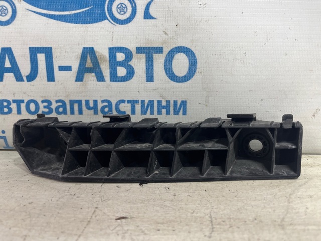 Кронштейн бампера переднего, правый 865842T500 HYUNDAI