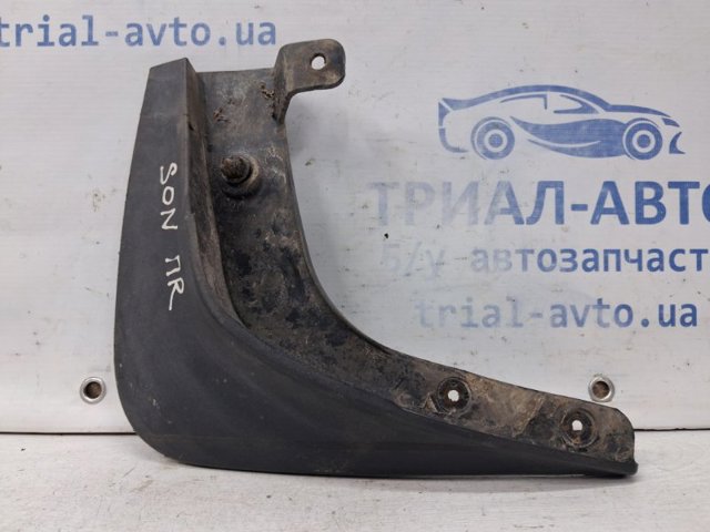 Брызговик передний, правый 868323K000 HYUNDAI