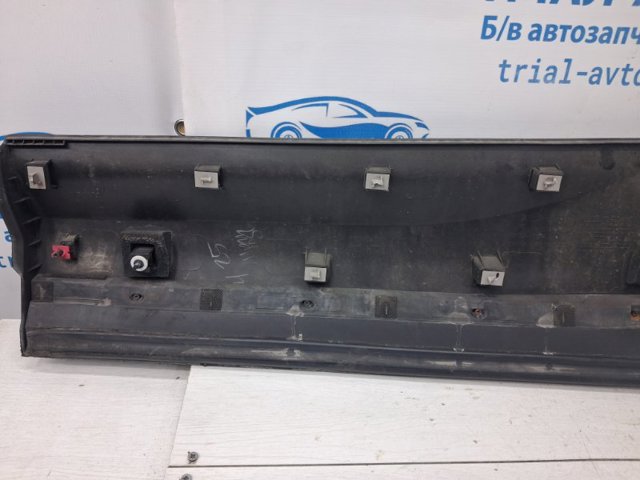 Молдинг задней правой двери 877324Z000 HYUNDAI