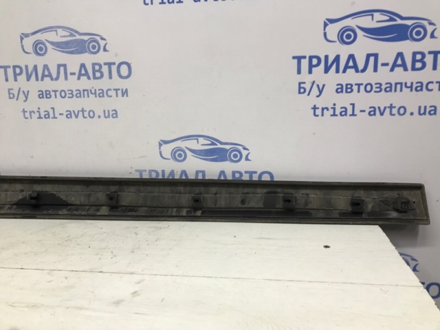 HYUNDAI 877602B000 Молдинг двери передней правой в наличии Тернополь