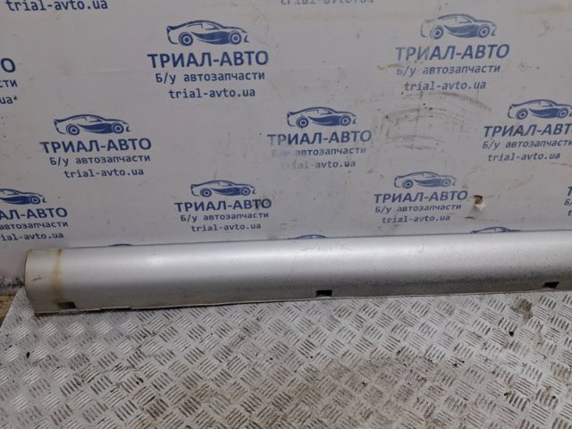 HYUNDAI 877723E500 Накладка (молдинг) порога наружная правая в наличии Чернигов