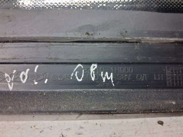 878101H000 HYUNDAI Стекло кузова (багажного отсека) левое купить в Хмельницкий