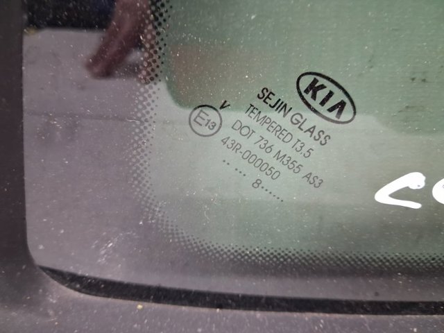 Стекло багажного отсека, левое 878101H110 HYUNDAI
