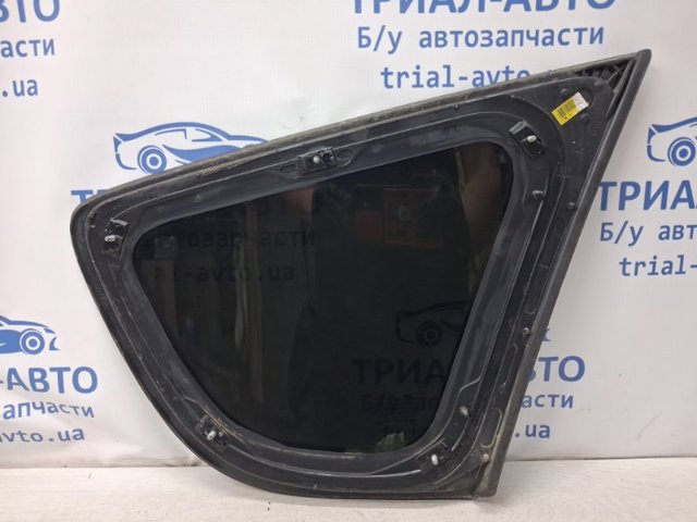 878102L110 Стекло кузова (багажного отсека) левое купить Черкассы