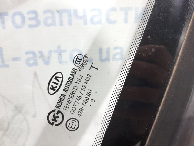 878102P200 Стекло кузова (багажного отсека) левое купить Николаев