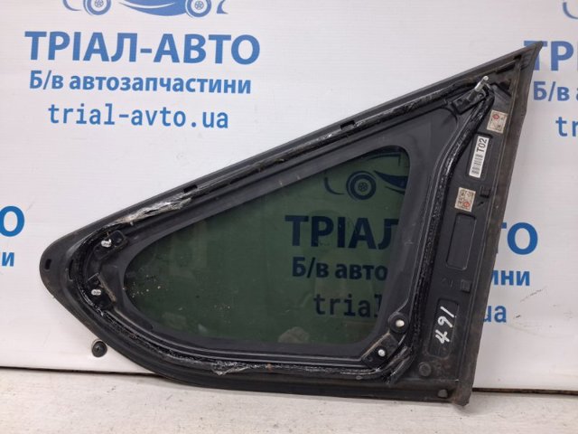 878102W010 Стекло кузова (багажного отсека) левое купить Одесса