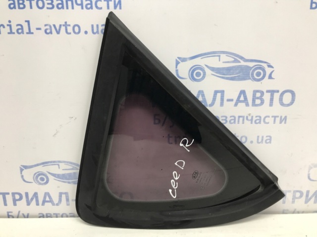 Стекло кузова/багажного отсека, правое 878201H000 HYUNDAI