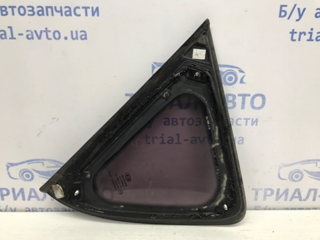 HYUNDAI 878201H000 Стекло кузова (багажного отсека) правое в наличии Каменское