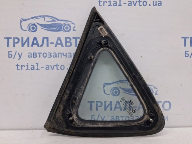 HYUNDAI 878202L010 Стекло кузова (багажного отсека) правое в наличии Ровно