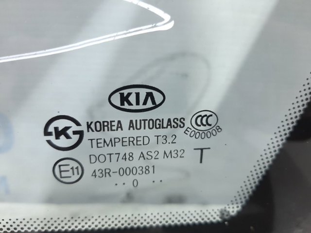 878202P000 HYUNDAI Стекло кузова (багажного отсека) правое купить в Полтава