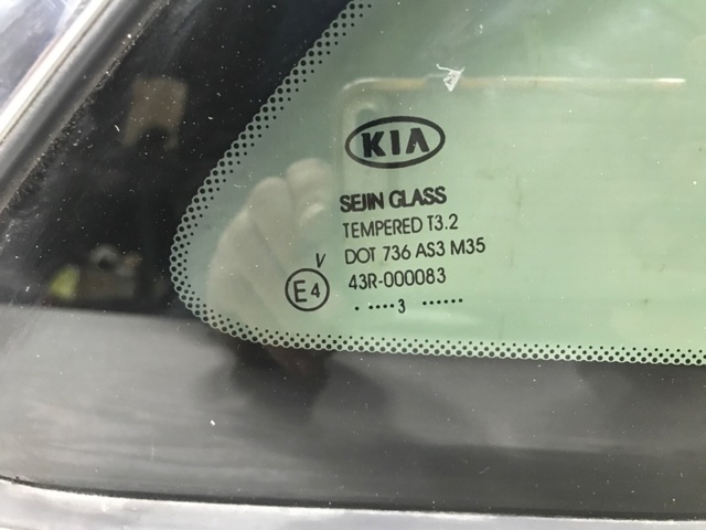 87820A2500 HYUNDAI Стекло кузова (багажного отсека) правое купить в Винница