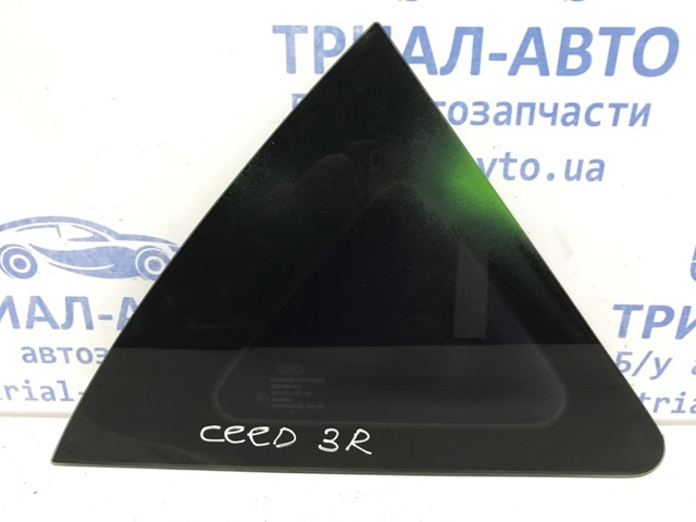 Стукло багажника, правое 878401H100 HYUNDAI