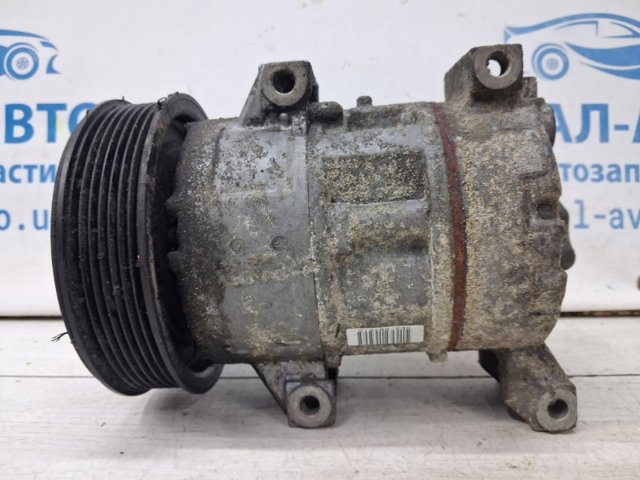 Компрессор климатической установки 8831005120 TOYOTA