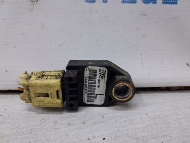 Датчик Айрбег передний 8917405010 TOYOTA