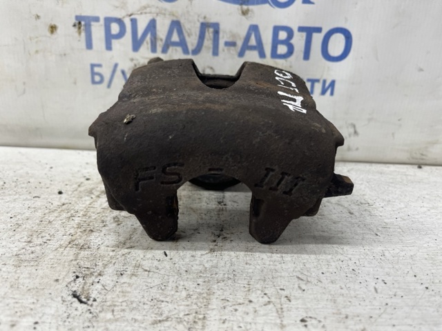 Суппорт тормозной, передний, правый 8V0615124 VAG