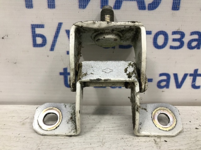 Петля третей/пятой двери 904001KA0A NISSAN