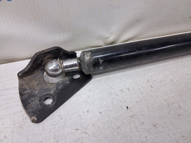 Газовый упор багажника 90450EB31A NISSAN
