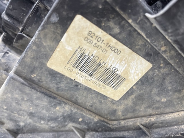 Вставка фары левой 921011H000 HYUNDAI