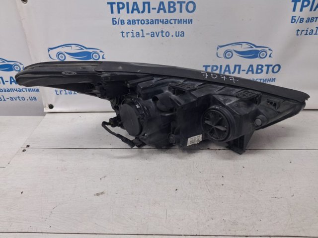 921014Z010 HYUNDAI Левая фара купить в Киев