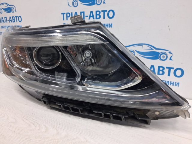 Правая блок фара 921021U500 HYUNDAI