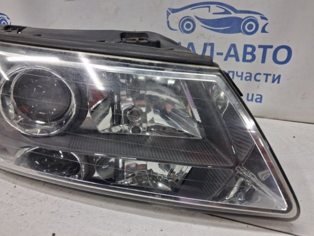 Фара правая 921023K020 HYUNDAI