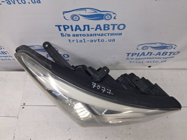 Вставка фары правой 921024Z010 HYUNDAI