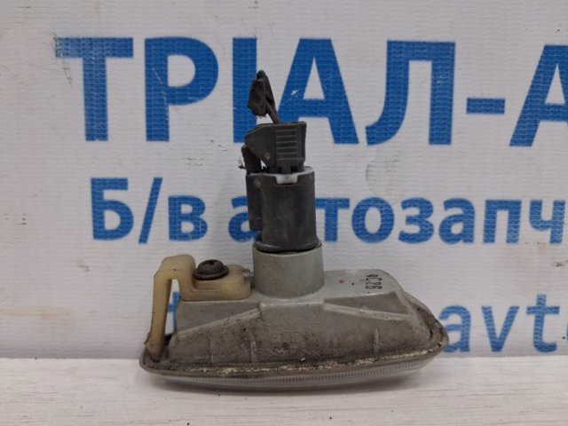 923033L100 Повторитель поворота на крыле купить Николаев