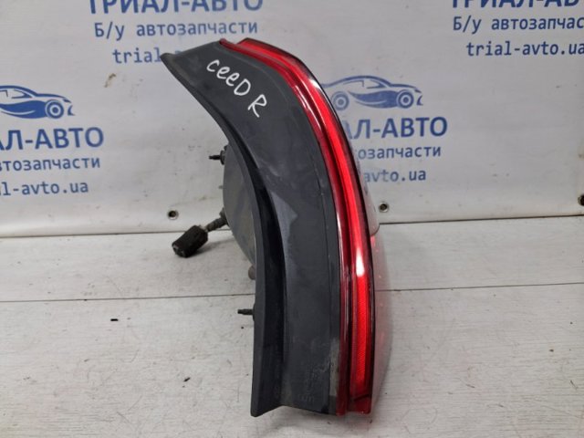 Задняя правая фара 924021H050 HYUNDAI