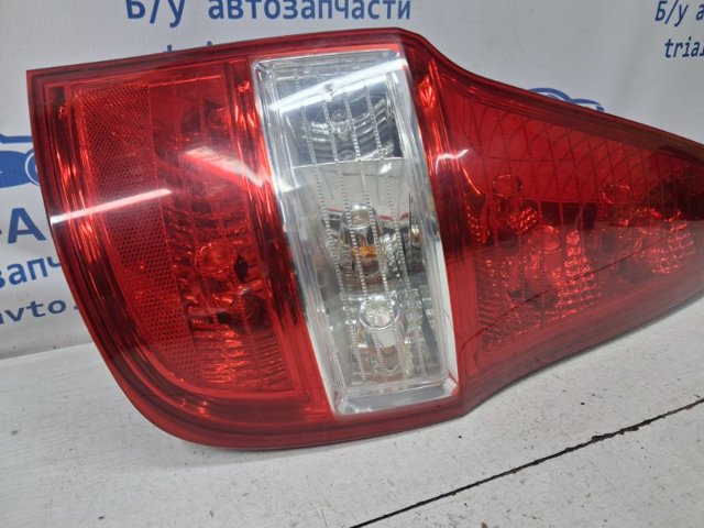 Фонарь задний правый 924022L110 HYUNDAI